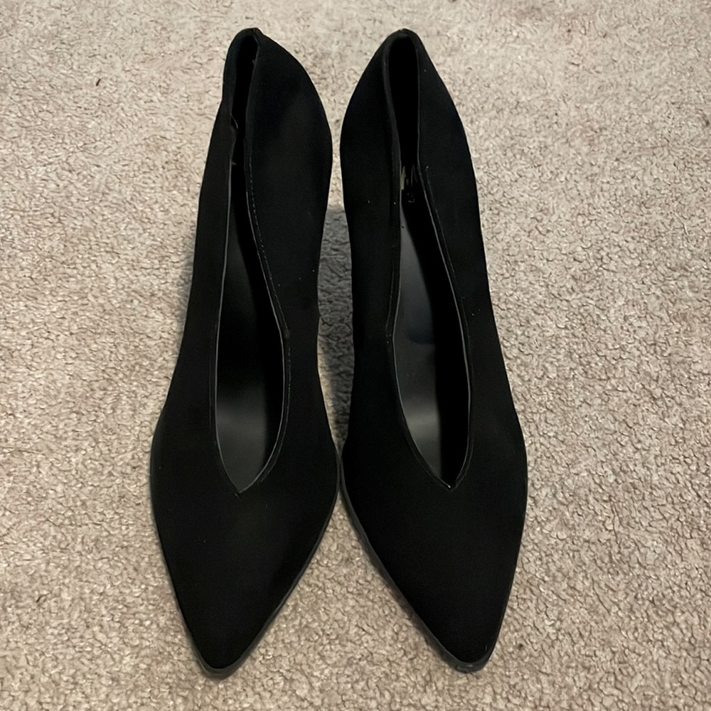 Slim Black Suede Heels 👠